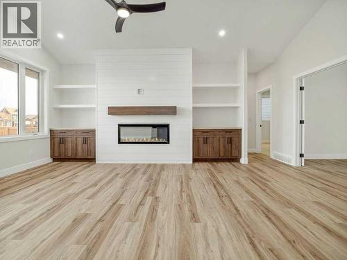 4517 40 Avenue S, Lethbridge, AB - Indoor With Fireplace