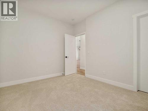 4517 40 Avenue S, Lethbridge, AB - Indoor Photo Showing Other Room