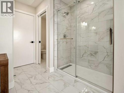 4517 40 Avenue S, Lethbridge, AB - Indoor Photo Showing Bathroom