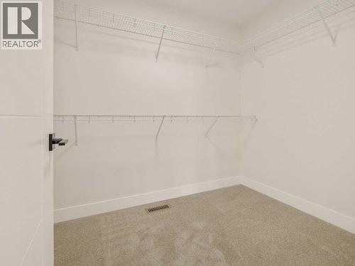 4517 40 Avenue S, Lethbridge, AB - Indoor With Storage