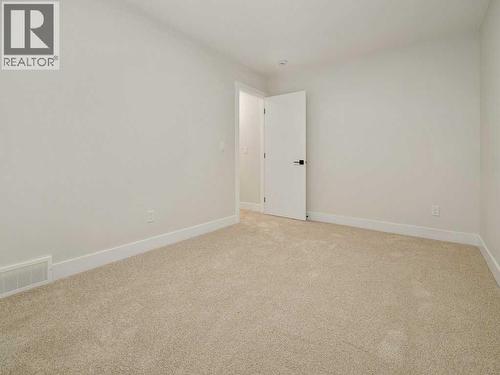 4517 40 Avenue S, Lethbridge, AB - Indoor Photo Showing Other Room