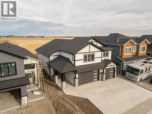4517 40 Avenue S, Lethbridge, AB - Outdoor