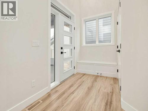 4517 40 Avenue S, Lethbridge, AB - Indoor Photo Showing Other Room