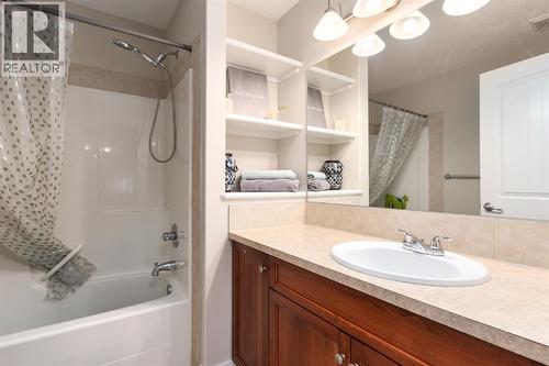 4 pc washroom upstairs - 128 Seagreen Manor, Chestermere, AB - Indoor Photo Showing Bathroom