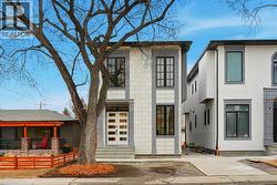 134 Lissington Drive SW  Calgary, AB T3E 5E3