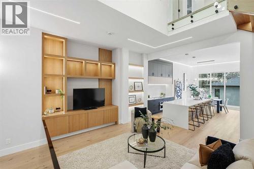 134 Lissington Drive Sw, Calgary, AB - Indoor Photo Showing Living Room