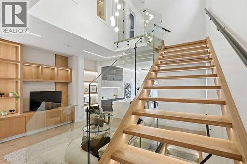 134 Lissington Drive Sw, Calgary, AB - Indoor Photo Showing Other Room