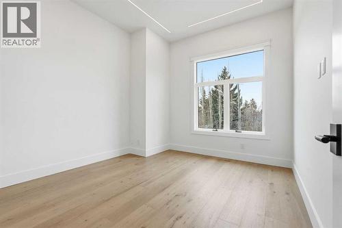 134 Lissington Drive Sw, Calgary, AB - Indoor Photo Showing Other Room