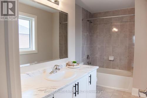 266 Palace Street, Thorold (Thorold Downtown), ON - Indoor Photo Showing Bathroom