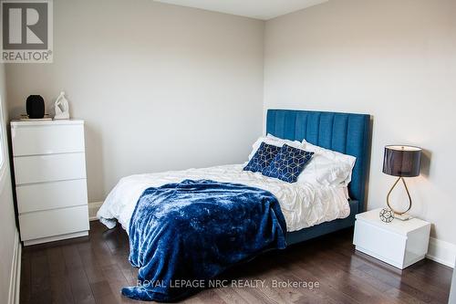 266 Palace Street, Thorold (Thorold Downtown), ON - Indoor Photo Showing Bedroom