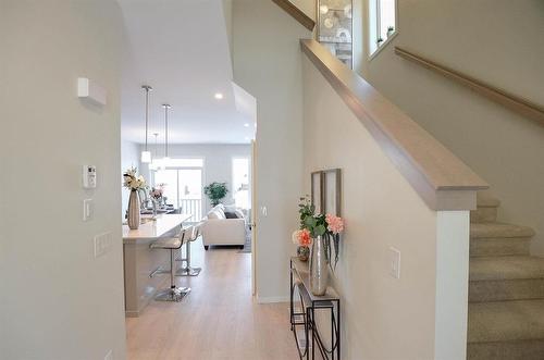 200 Moonlight Bay, Winnipeg, MB - Indoor Photo Showing Other Room