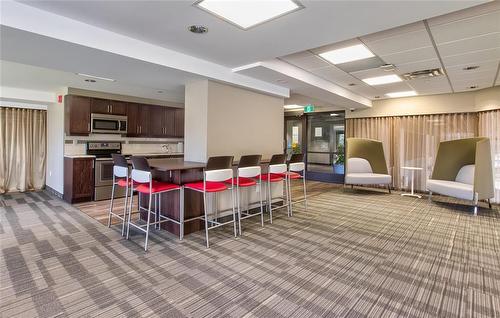 1106 300 Assiniboine Avenue, Winnipeg, MB - Indoor