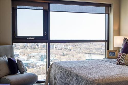 1106 300 Assiniboine Avenue, Winnipeg, MB - Indoor Photo Showing Bedroom