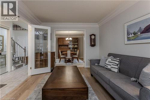 606 Williamson Court, Burlington, ON - Indoor Photo Showing Living Room