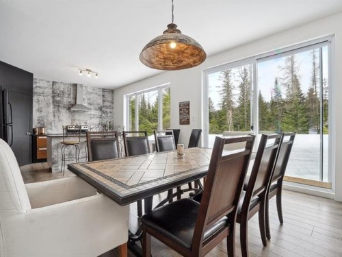 Dining Room - 697 Mtée Gagnon, Sainte-Marguerite-Du-Lac-Masson, QC - Indoor Photo Showing Dining Room