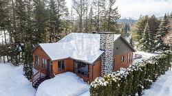 5268 Ch. de Val-des-Lacs  Sainte-Agathe-Des-Monts, QC J8C 0N2