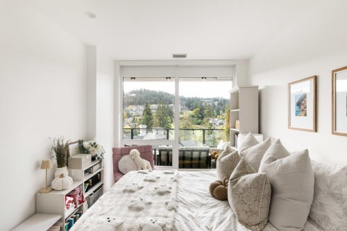 1413-2000 Hannington Rd, Langford, BC - Indoor Photo Showing Bedroom