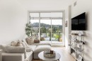 1413-2000 Hannington Rd, Langford, BC  - Indoor Photo Showing Living Room 