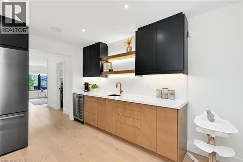 162 Stone Church Road E, Hamilton, ON - Indoor Photo Showing Kitchen