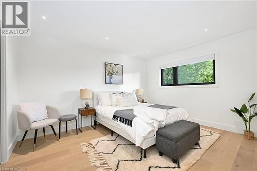 162 Stone Church Road E, Hamilton, ON - Indoor Photo Showing Bedroom