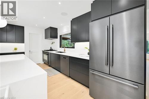 162 Stone Church Road E, Hamilton, ON - Indoor Photo Showing Kitchen