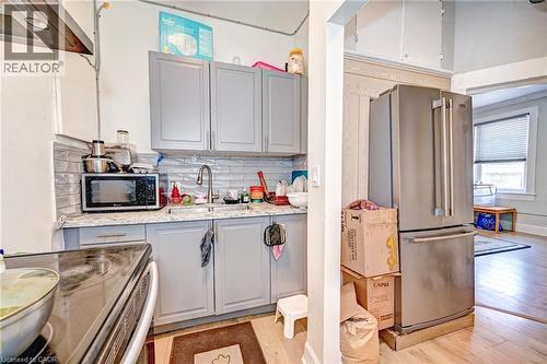 15 Ainslie Street N, Cambridge, ON 