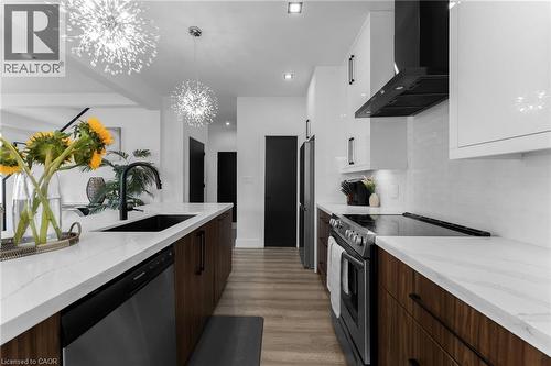 14 Willowbrook Drive, Welland, ON - Indoor Photo Showing Kitchen With Upgraded Kitchen