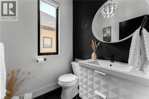 14 Willowbrook Drive, Welland, ON - Indoor Photo Showing Bathroom