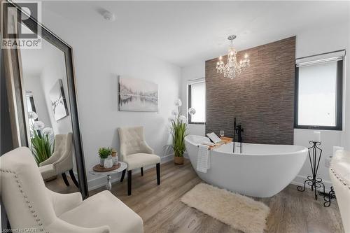 14 Willowbrook Drive, Welland, ON - Indoor