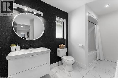 14 Willowbrook Drive, Welland, ON - Indoor Photo Showing Bathroom