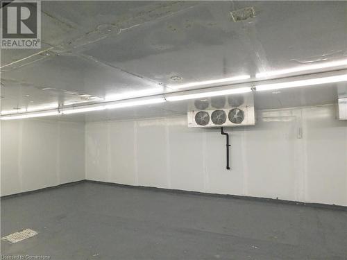 96 Second Road E, Hamilton, ON - Indoor Photo Showing Garage