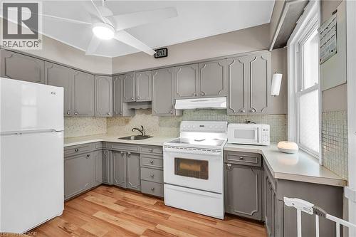 244 Cope Street, Hamilton, ON - Indoor Photo Showing Kitchen