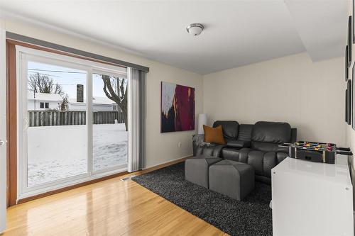 Family room - 90 Rue Roger-Pilon, Dollard-Des-Ormeaux, QC - Indoor Photo Showing Living Room