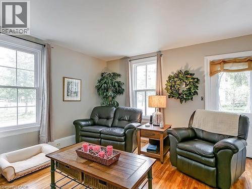 491 Pearl Street, Burlington, ON - Indoor Photo Showing Living Room