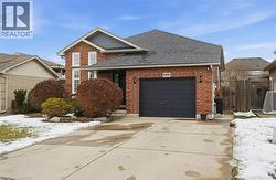 8409 GREENFIELD Crescent  Niagara Falls, ON L2H 3J8