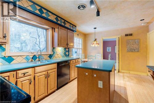 238 Penn Drive, Burlington, ON - Indoor Photo Showing Kitchen