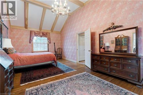 238 Penn Drive, Burlington, ON - Indoor Photo Showing Bedroom