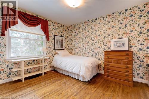 238 Penn Drive, Burlington, ON - Indoor Photo Showing Bedroom