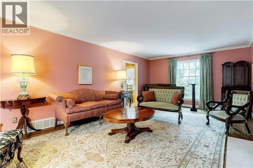 238 Penn Drive, Burlington, ON - Indoor Photo Showing Living Room