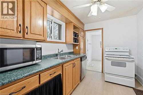 20 York Street, Welland, ON - Indoor Photo Showing Kitchen With Double Sink