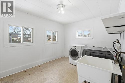 20 York Street, Welland, ON - Indoor Photo Showing Laundry Room