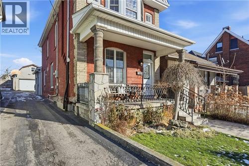 81 Simcoe Street E, Hamilton, ON - Outdoor