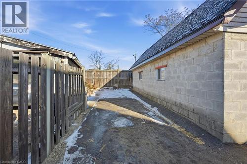 81 Simcoe Street E, Hamilton, ON - Outdoor With Exterior