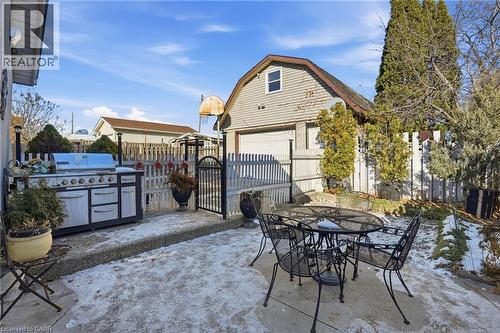 81 Simcoe Street E, Hamilton, ON - Outdoor