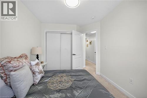 9 Hedges Crescent, Hamilton, ON - Indoor Photo Showing Bedroom