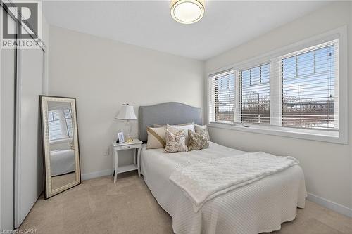 9 Hedges Crescent, Hamilton, ON - Indoor Photo Showing Bedroom
