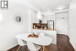 34 PLAINS Road Unit# 303  Burlington, ON L7T 0B9