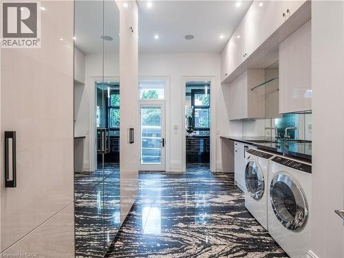 15 Chartwell Road, Oakville, ON - Indoor Photo Showing Laundry Room