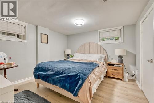 Bedroom featuring light wood-type flooring - 99 East 36Th Street, Hamilton, ON - Indoor Photo Showing Bedroom