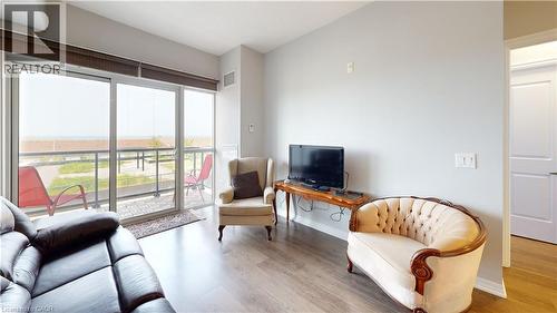 560 North Service Road Unit# 304, Grimsby, ON - Indoor Photo Showing Other Room